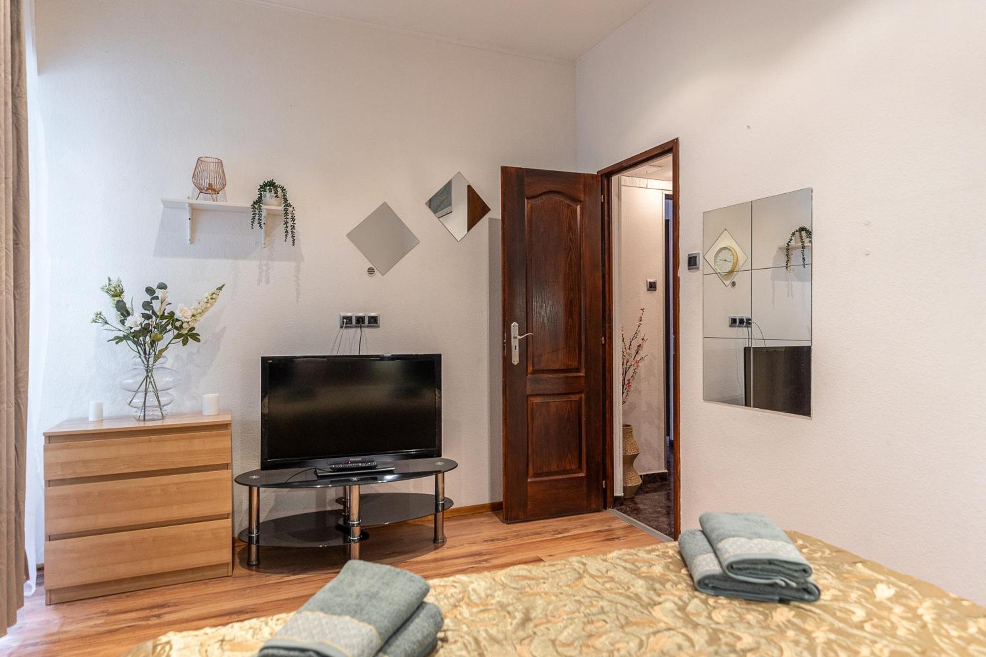 City Vibes Apartment - 3 Bdrms Budapest Eksteriør bilde