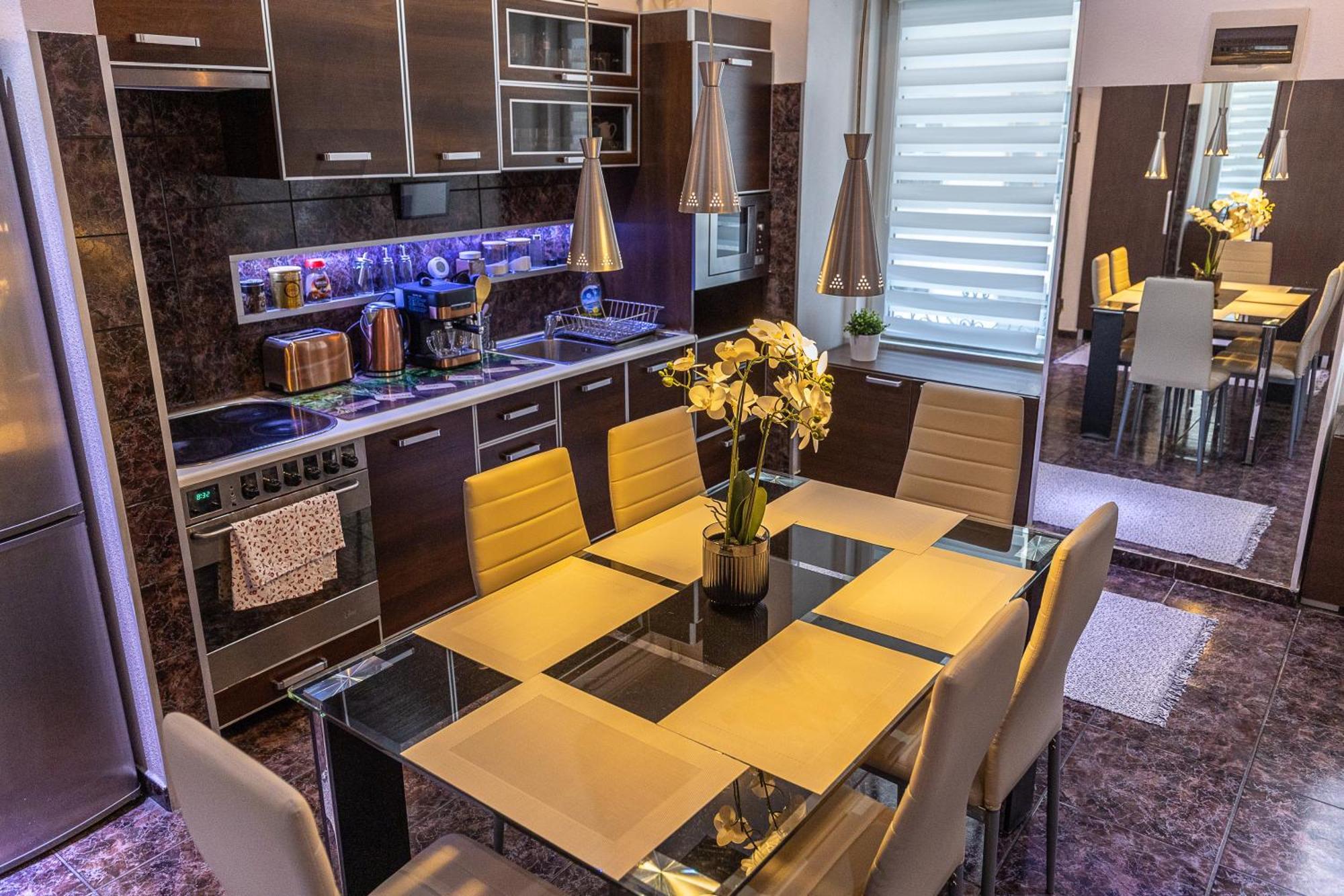 City Vibes Apartment - 3 Bdrms Budapest Eksteriør bilde